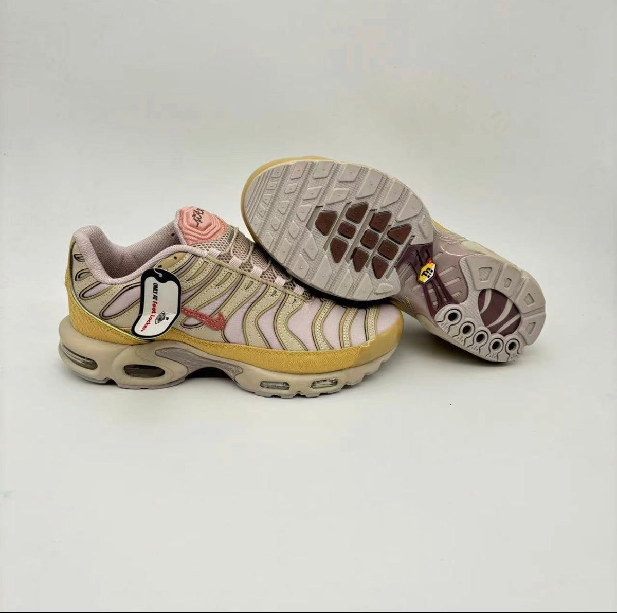 Nike Air Max Plus TN Premium Beige & Rose – Authentique | Élégance & Confort